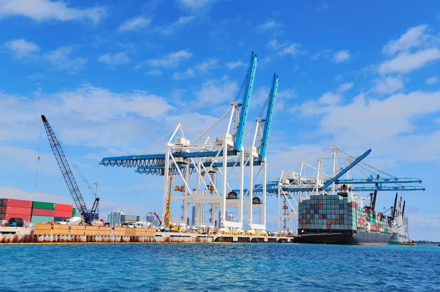 Decreto nº 332/2023, do Estado de Santa Catarina, autoriza a utilização de regimes especiais para importações realizadas por meio de portos localizados em outras unidades da Federação.