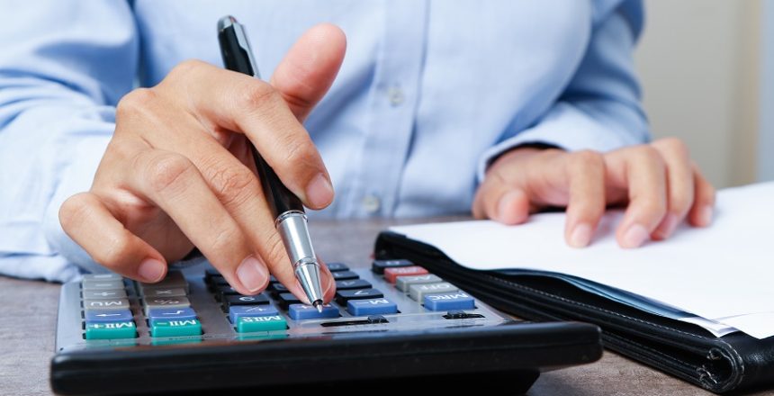 Possibilidade de afastar a incidência de PIS e COFINS sobre a taxa SELIC na restituição de tributos