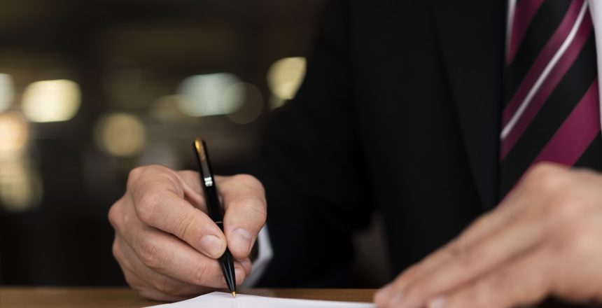 ALTERAÇÃO LEGISLATIVA LIMITA CLÁUSULA DE ELEIÇÃO DE FORO EM CONTRATOS