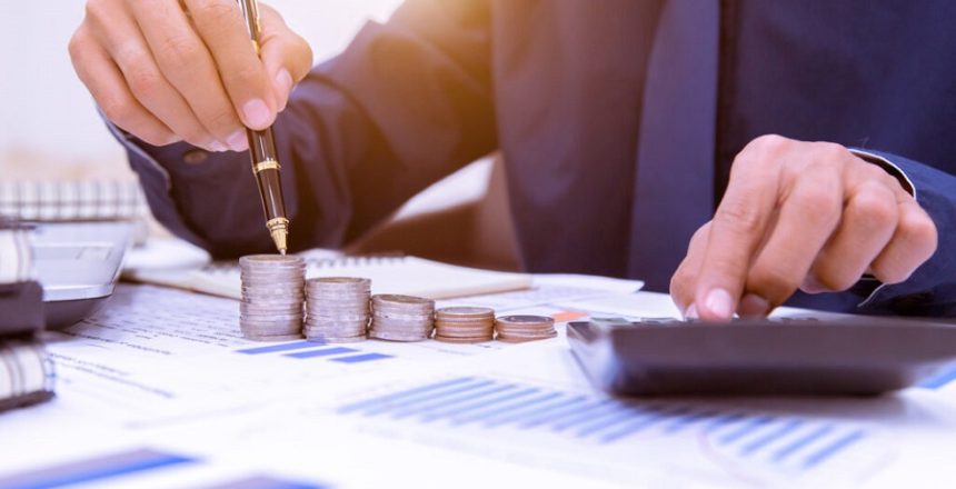 close-up-hand-putting-money-coins-stack-in-saving-money-and-growing-business-concept_Easy-Resize.com_-1024x682