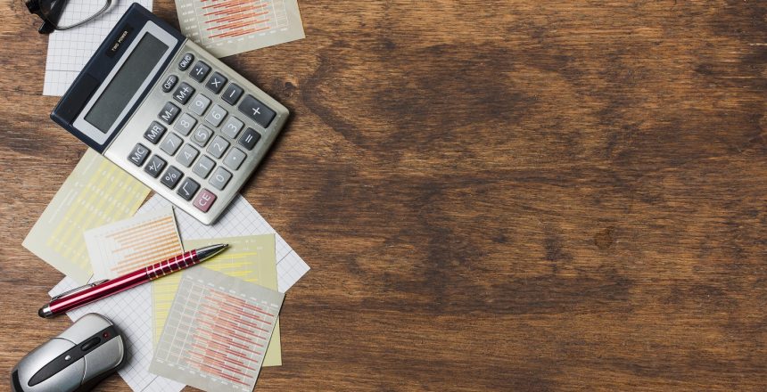 material-de-escritorio-vista-superior-sobre-uma-mesa