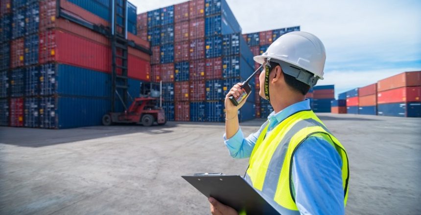 Importadora do Simples Nacional deve apurar seus tributos pelo Anexo II da LC 123/06.